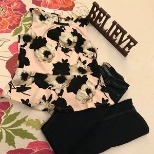 Banana Republic floral blouse 🌸